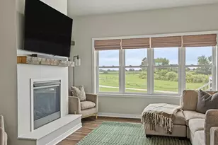 727 Badger Dr, Janesville, WI 53536 - Photo 8