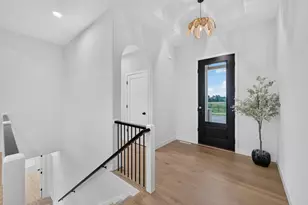 636 Rustic Rise Wy, Verona, WI 53593 - Photo 2