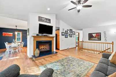 893 Chalfont Drive, Sun Prairie, WI 53590 - Photo 6