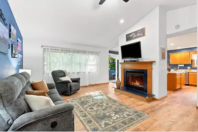 893 Chalfont Drive, Sun Prairie, WI 53590 - Photo 4