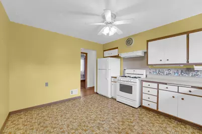 4418 Kentucky Avenue, Milwaukee, WI 53221 - Photo 12