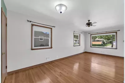 4418 Kentucky Avenue, Milwaukee, WI 53221 - Photo 8