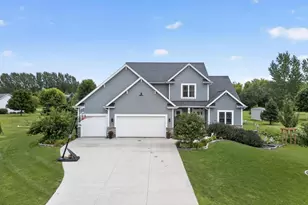 N6736 Zimmerman Ct, Beaver Dam, WI 53916 - Photo 2