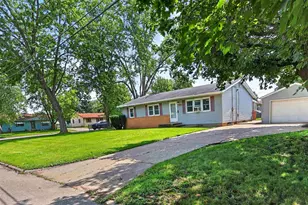 1744 Romona Ct, Beloit, WI 53511 - Photo 2