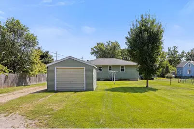 221 Washington Street, Portage, WI 53901 - Photo 26