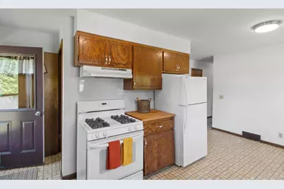 221 Washington Street, Portage, WI 53901 - Photo 18