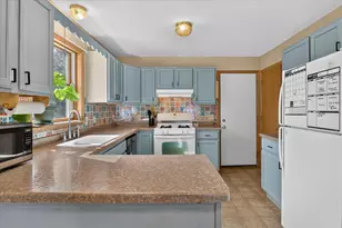 1500 Evergreen Dr, Janesville, WI 53546 - Photo 4