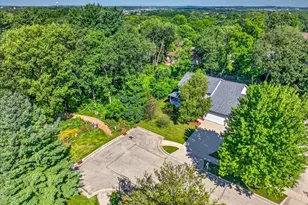 827 Ridge View Ln, Oregon, WI 53575 - Photo 4