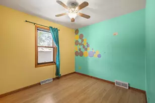 9 S Bartelt Ct, Madison, WI 53704 - Photo 20