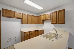 9 S Bartelt Ct, Madison, WI 53704 - Photo 12