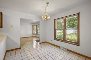 9 S Bartelt Ct, Madison, WI 53704 - Photo 8