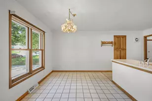 9 S Bartelt Ct, Madison, WI 53704 - Photo 6