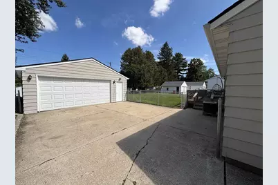 1702 Gartland Avenue, Janesville, WI 53548 - Photo 6
