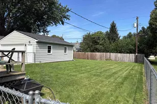 1702 Gartland Ave, Janesville, WI 53548 - Photo 8