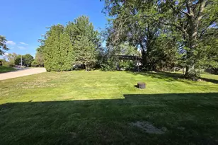 512 Central Ave, Deerfield, WI 53531 - Photo 12