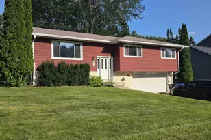 512 Central Ave, Deerfield, WI 53531 - Photo 2