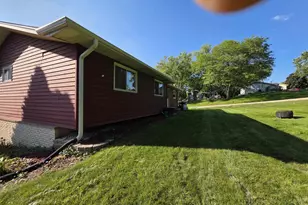 512 Central Ave, Deerfield, WI 53531 - Photo 6