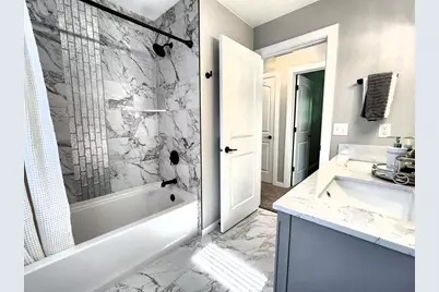430 Woodview Drive, Sun Prairie, WI 53590 - Photo 6