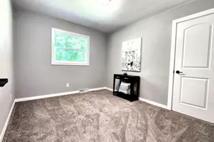 430 Woodview Dr, Sun Prairie, WI 53590 - Photo 14