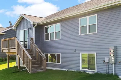 642 Locust Lane, Janesville, WI 53536 - Photo 4