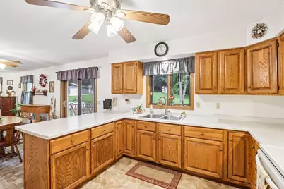 W7096 N Oak Ridge Court, Poynette, WI 53955 - Photo 12