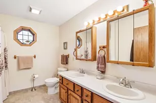 W7096 N Oak Ridge Ct, Poynette, WI 53955 - Photo 18