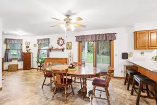 W7096 N Oak Ridge Ct, Poynette, WI 53955 - Photo 8