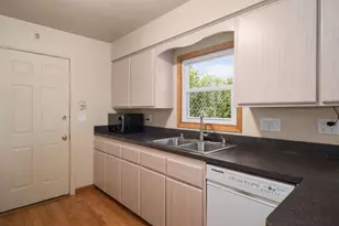 320 W Elm St, Sun Prairie, WI 53590 - Photo 22