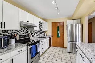 18 N Bartelt Ct, Madison, WI 53704 - Photo 18