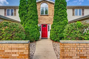 18 N Bartelt Ct, Madison, WI 53704 - Photo 2