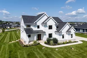 6629 Morning Dew Ln, Sun Prairie, WI 53590 - Photo 2