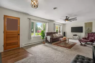 301 Valley View St, Verona, WI 53593 - Photo 2