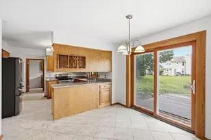 W169N10806 Redwood Ln, Germantown, WI 53022 - Photo 12