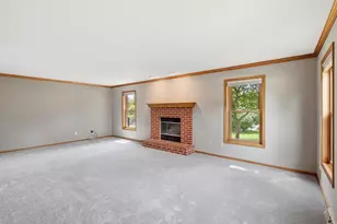 W169N10806 Redwood Ln, Germantown, WI 53022 - Photo 8