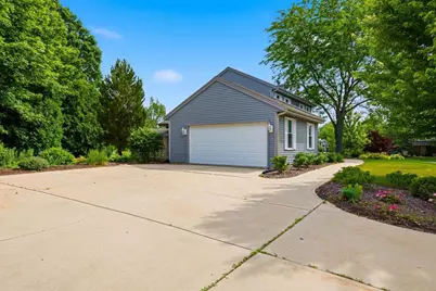 W169N10806 Redwood Lane, Germantown, WI 53022 - Photo 58