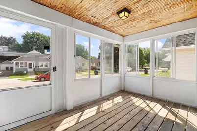 460 S Blackhawk Street, Janesville, WI 53545 - Photo 4