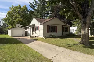 44 West St, Clintonville, WI 54929 - Photo 1