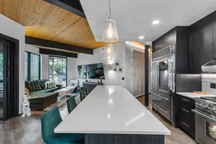 211 S Henry St, Madison, WI 53703 - Photo 6