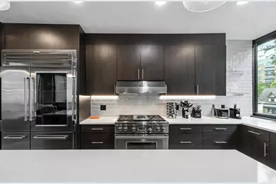 211 S Henry Street #201, Madison, WI 53703 - Photo 2