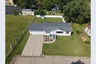 603 N Wacouta Avenue, Prairie Du Chien, WI 53821 - Photo 2