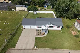 603 N Wacouta Ave, Prairie Du Chien, WI 53821 - Photo 2