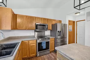 3413 Dorchester Way, Madison, WI 53719 - Photo 14