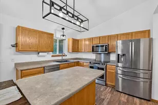 3413 Dorchester Way, Madison, WI 53719 - Photo 12