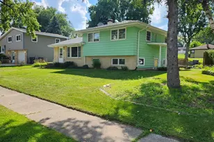 549 N Grant Ave, Janesville, WI 53548 - Photo 2