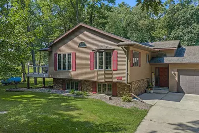 517 Schwantz Road, Pardeeville, WI 53954 - Photo 2