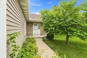 844 Dunn Ave, Oregon, WI 53575 - Photo 2
