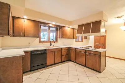 711 Oak Hill Lane, Fort Atkinson, WI 53538 - Photo 6