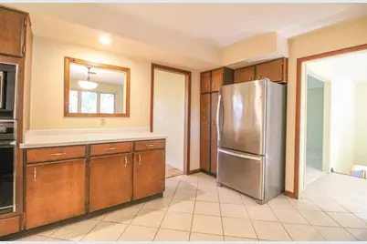 711 Oak Hill Lane, Fort Atkinson, WI 53538 - Photo 8