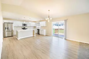 3687 Cardinal Dr, Beloit, WI 53511 - Photo 6
