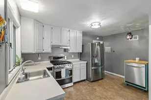 529 W Cook St, Portage, WI 53901 - Photo 4